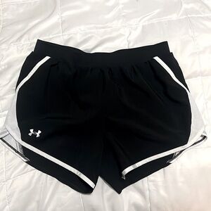 Women’s under armour shorts NWOT❤️